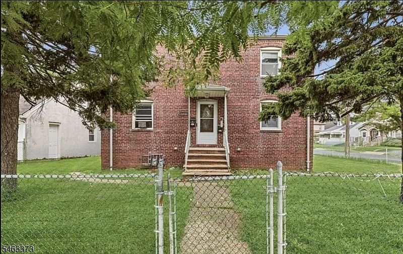 1st image of 417 Adams St