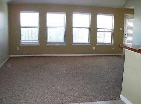 2nd image of 1012 Lincoln Dr