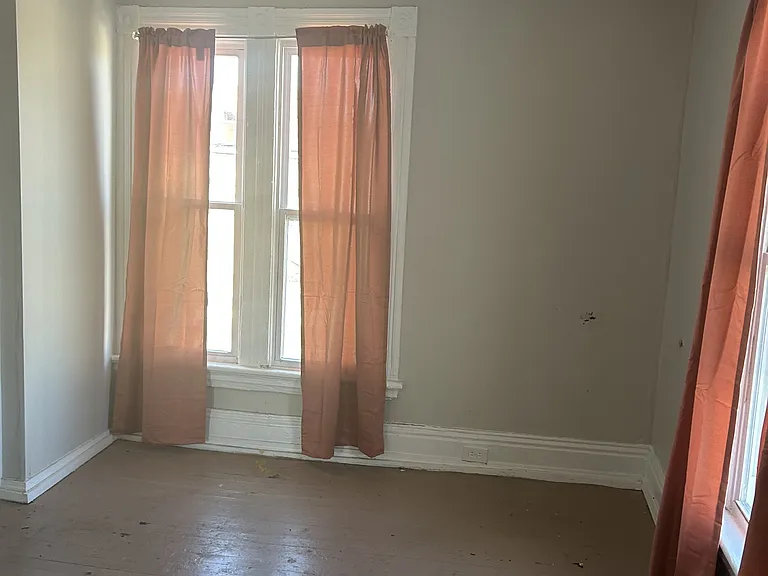 2200 Memorial Ave #B — Photo 6