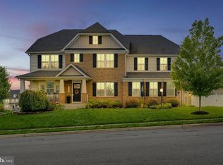 42619 Gold Thread Dr, Chantilly, VA 20152