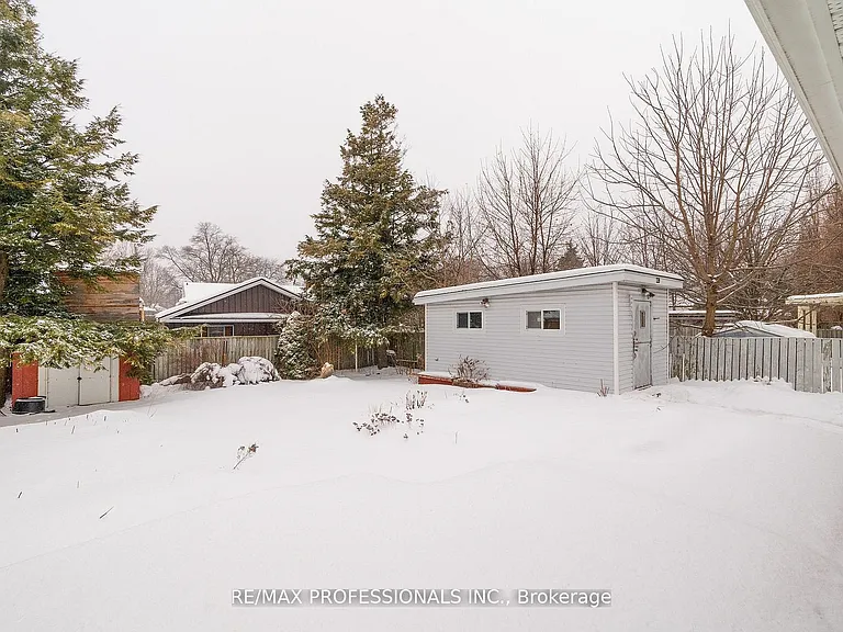 139 Byron Ave #LOWER — Photo 18