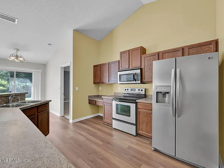10810 Stanton Hills Dr E — Photo 20