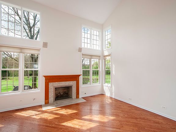 5th image of 215 Wildflower Ln