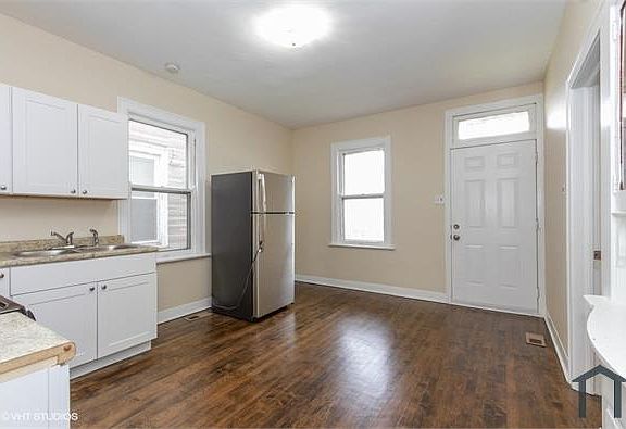 5th image of 8416 S Brandon Ave #1