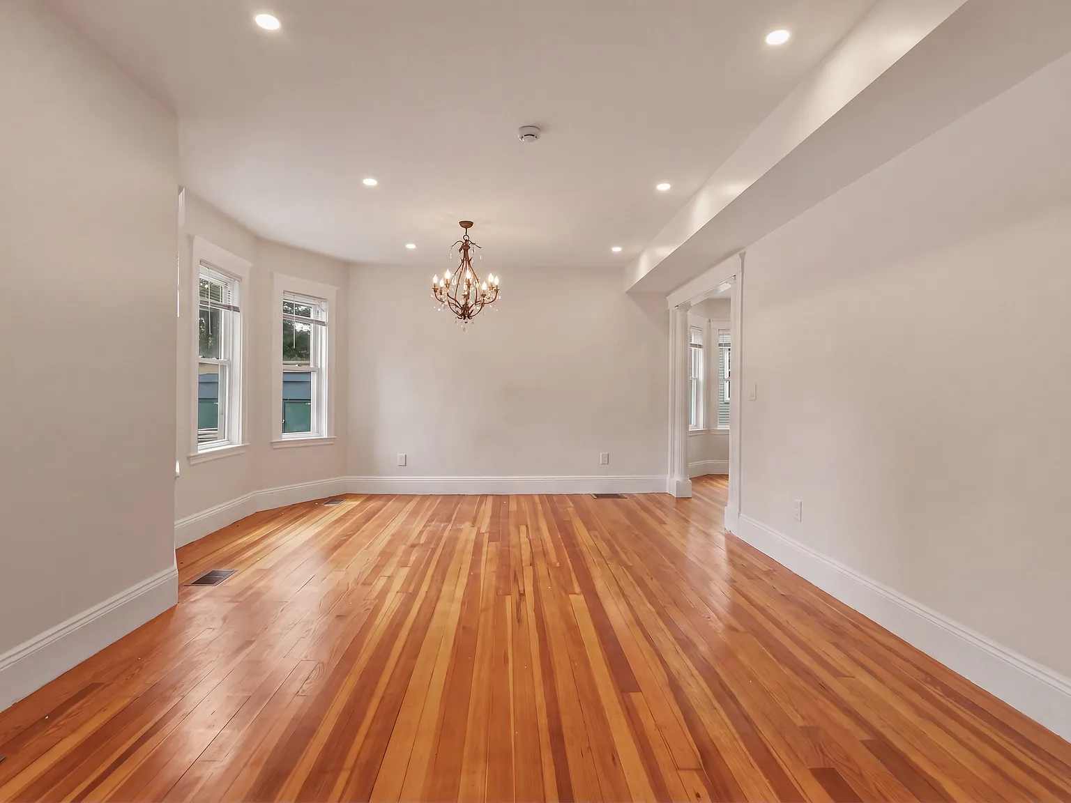 2 bed, 1300 sqft, $4,100 — Photo 4
