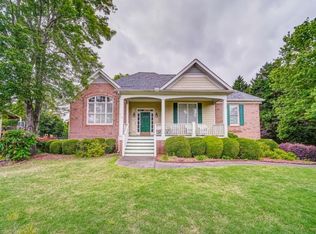 8 Tramore Ct, Cartersville, GA 30120