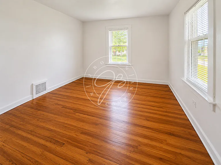 823 Custer Dr — Photo 8