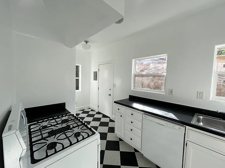 1335 N Harvard Blvd #1331-1/2 — Photo 6