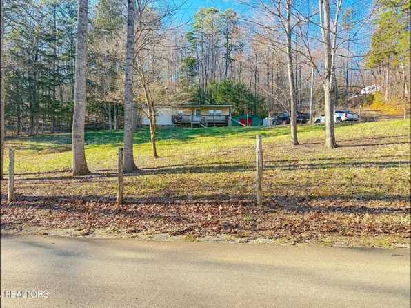 960 Walker Rd, Sharps Chapel, TN 37866