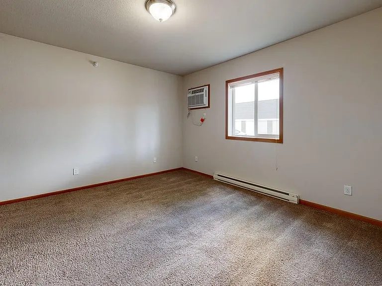 Fox Run Apartments — Photo 13
