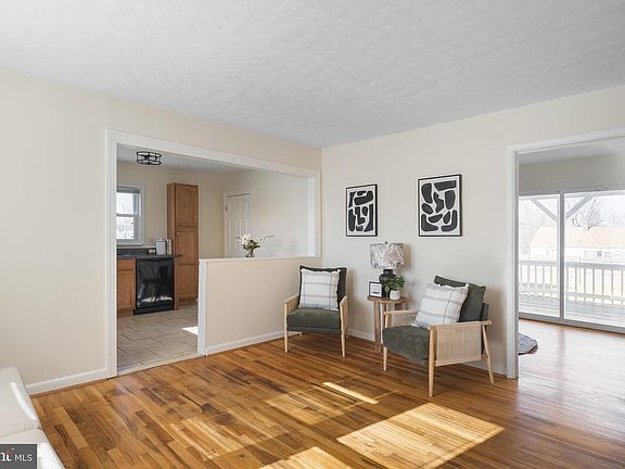 3rd image of 405 E 7th Ave