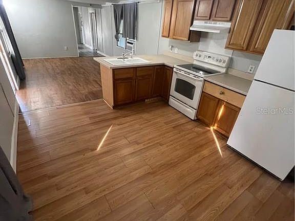 2nd image of 2417 W Parker St