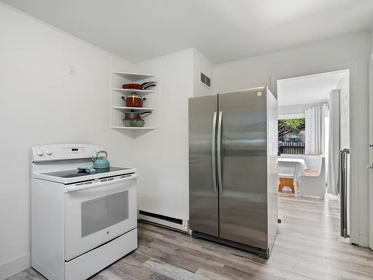 1380 S Hemlock St — Photo 16