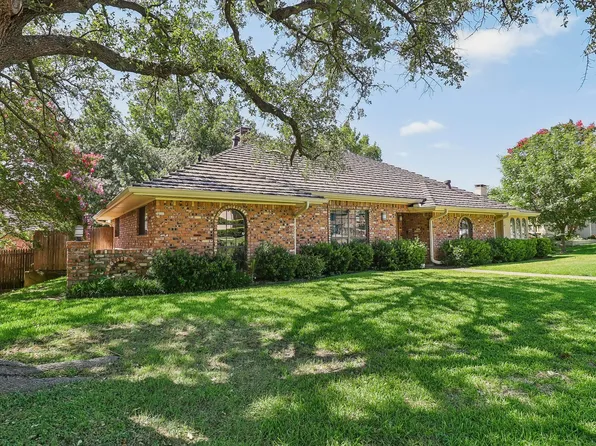 9710 Vista Oaks Dr, Dallas, TX 75243