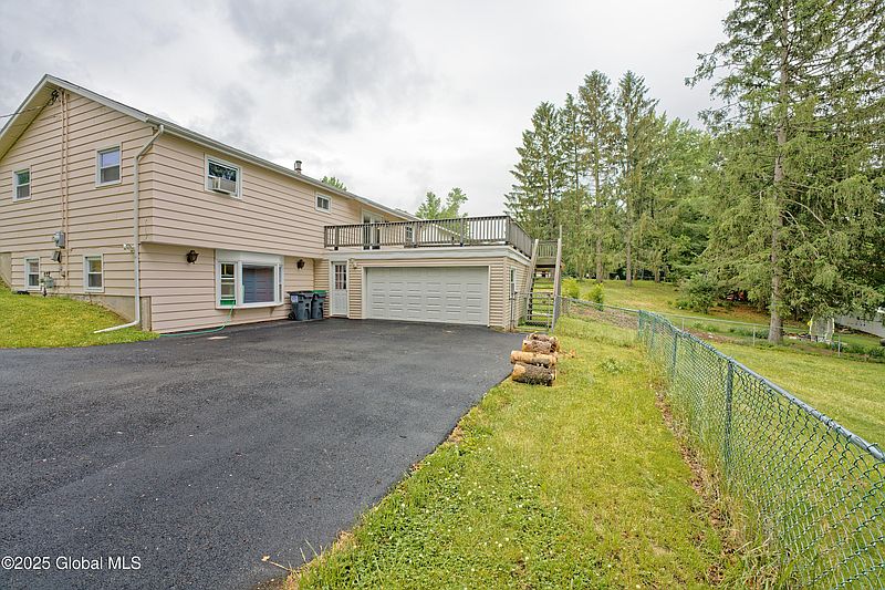 4th image of 35 Zelenke Drive