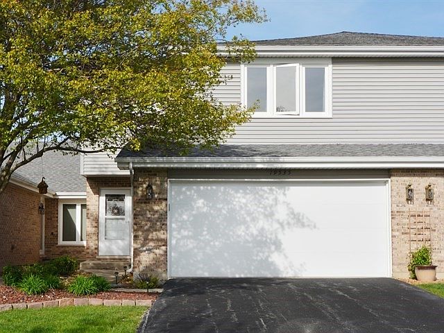 1st image of 19535 Cambridge Dr