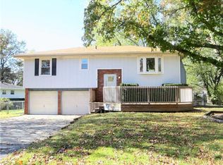 8146 NE Flagor Rd, Kansas City, MO 64118