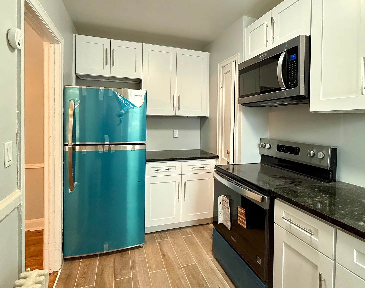 2 bed, 766 sqft, $2,350 — Photo 2