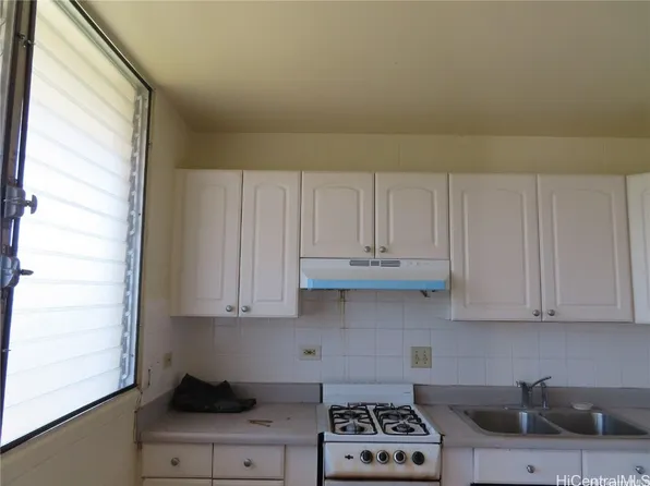 1470 Dillingham Blvd APT A302, Honolulu, HI 96817