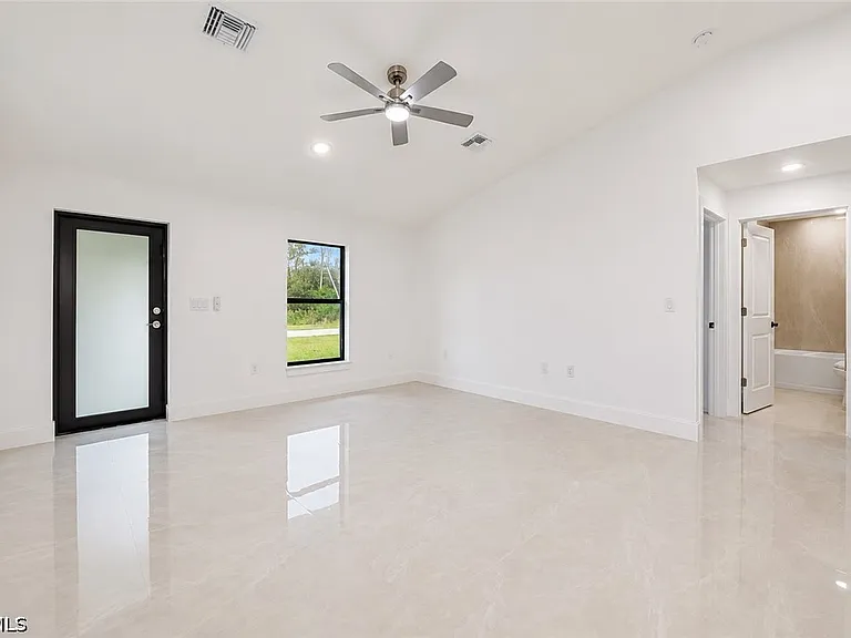 640 Lydia St — Photo 11