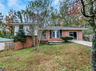 927 Slash Pine Rd, Forest Park, GA 30297