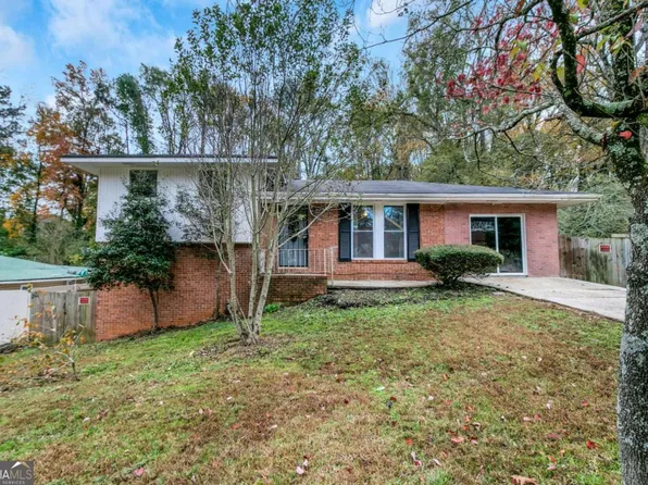 927 Slash Pine Rd, Forest Park, GA 30297