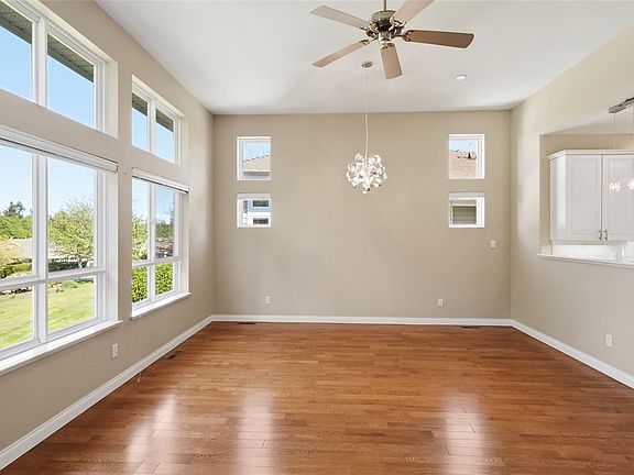 5th image of 1369 Gabriola Dr