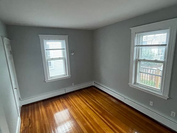 3rd image of 849 E 3rd St #1A