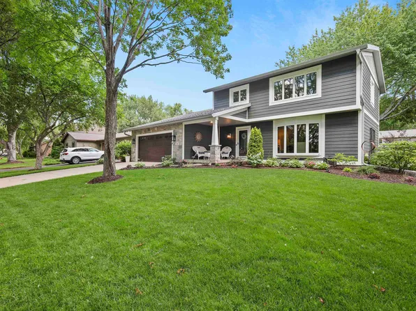 125 Coach House Dr, Madison, WI 53714