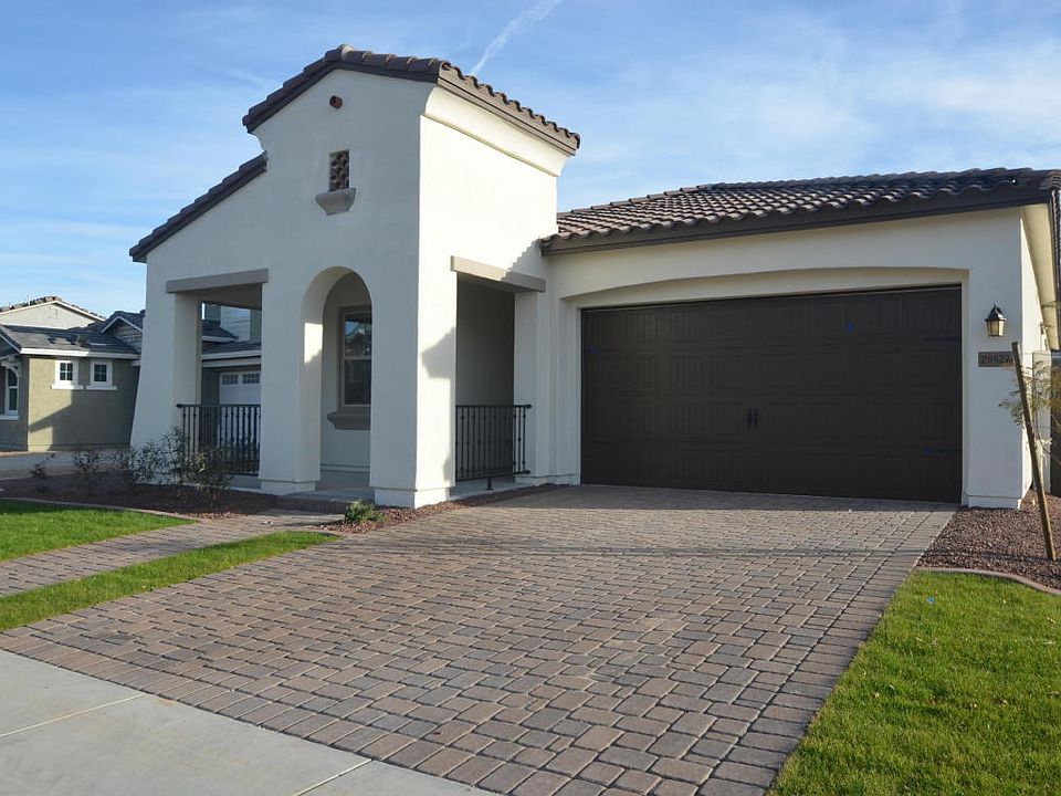 1st image of 20627 W Briarwood Dr