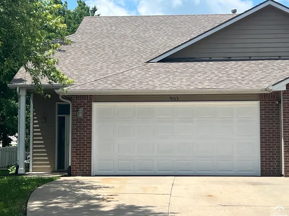 903 N Field Stone Dr, Lawrence, KS 66049