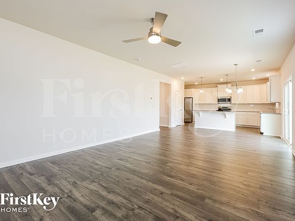 5th image of 302 Stonefence Dr