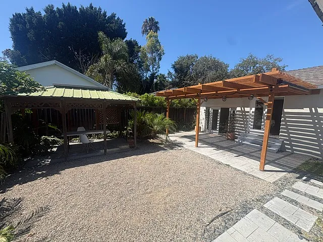 223 Lillian Pl — Photo 10