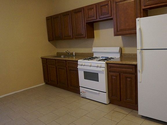2nd image of 4221-4223 Blaine Ave