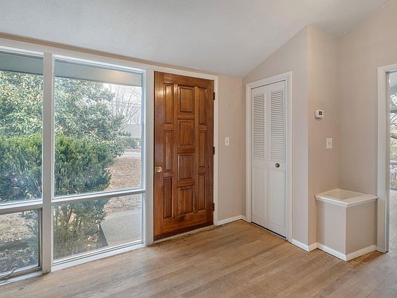 3rd image of 2809 Northfield Rd