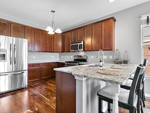 3rd image of 8753 Lake Hills Dr