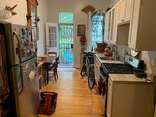 Rented by Premier Metro Realty Corp | media 17