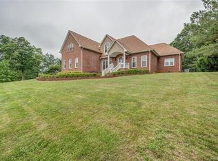 102 Laurel Cv, Cherryville, NC 28021