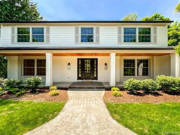 1935 Hillwood Dr, Bloomfield Hills, MI 48304