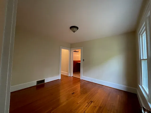 255 S Sunset Dr — Photo 10