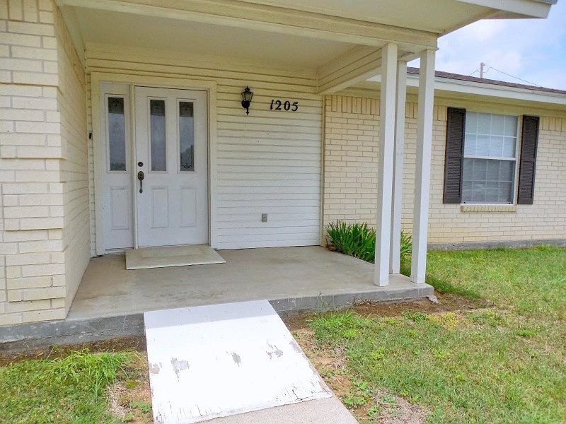 1st image of 1205 Baldridge Dr