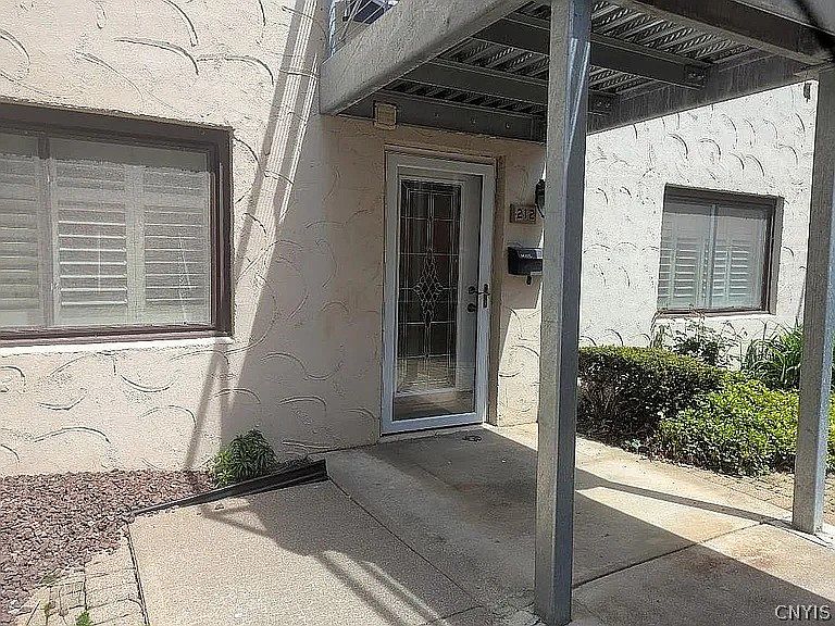 1st image of 212 Bay Village Dr