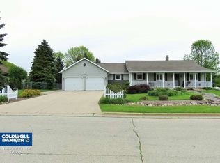 2973 Mayflower Rd, Green Bay, WI 54311