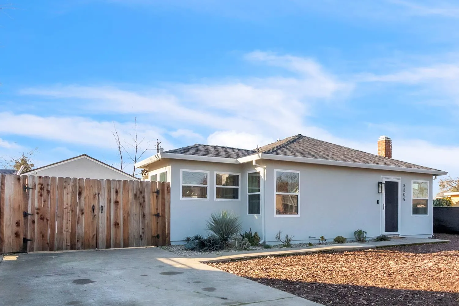 3809 Ivy St photo 1