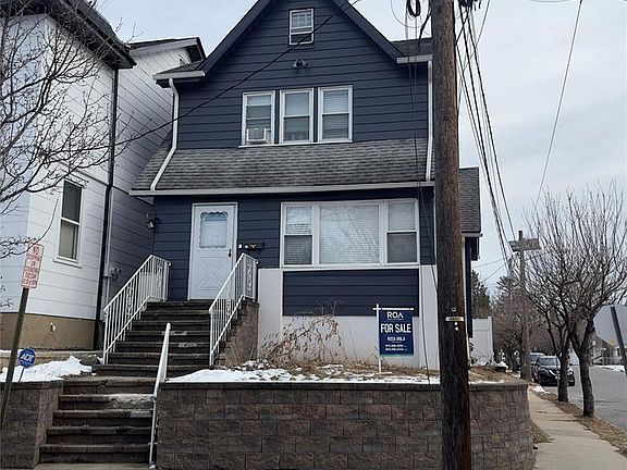 3rd image of 66 Garden Ave