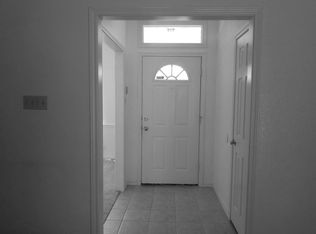 1004 Crestwood Dr, Cleburne, TX 76033