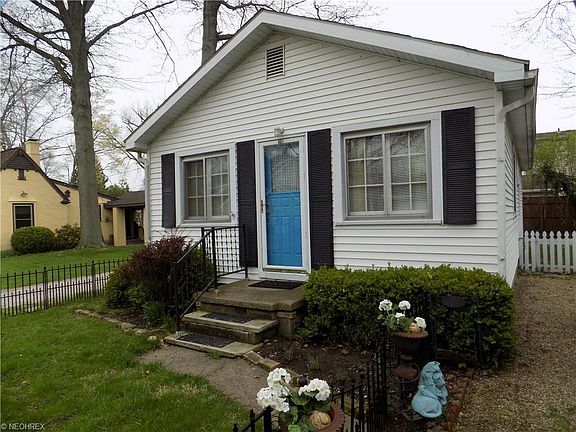 3rd image of 821 Aurora Dr