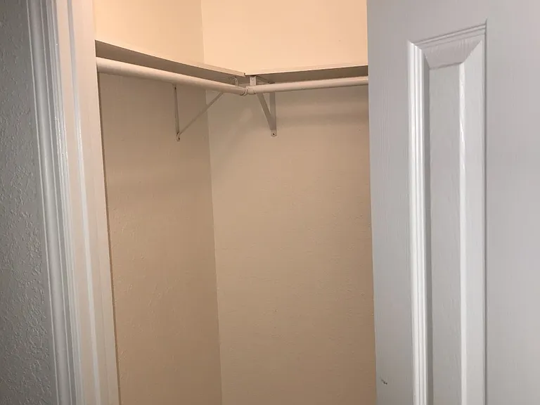 801 NE 28th St #101 — Photo 15