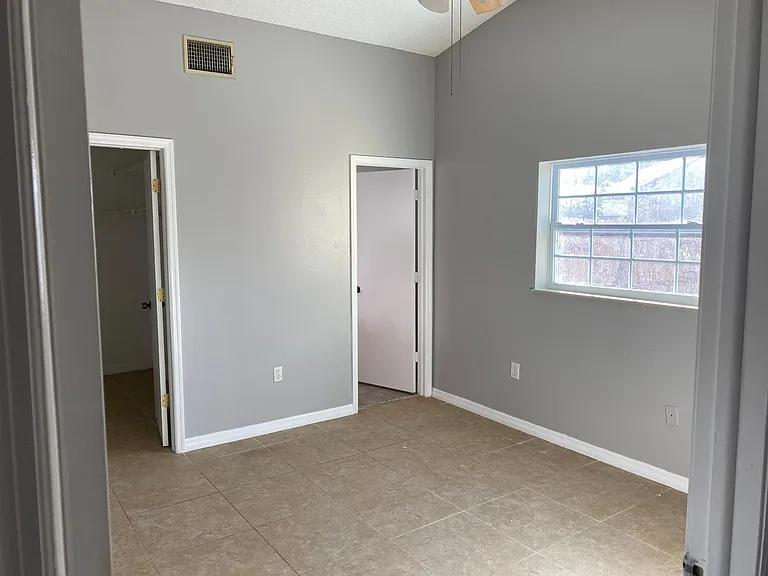 576 Still Meadows Cir W — Photo 6