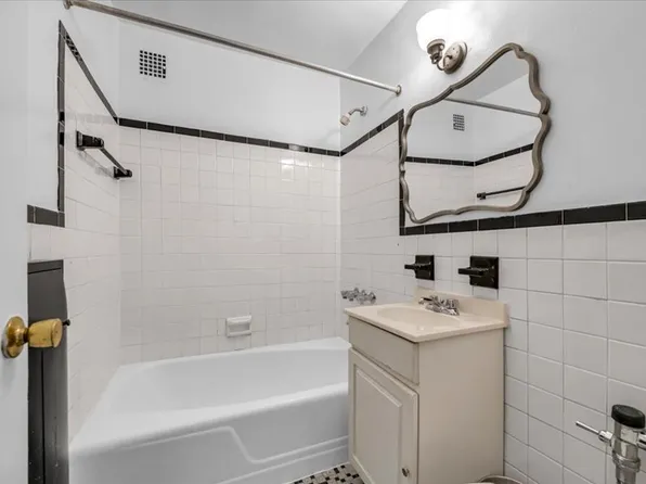 877 Bay Ridge Avenue image 12 of 20